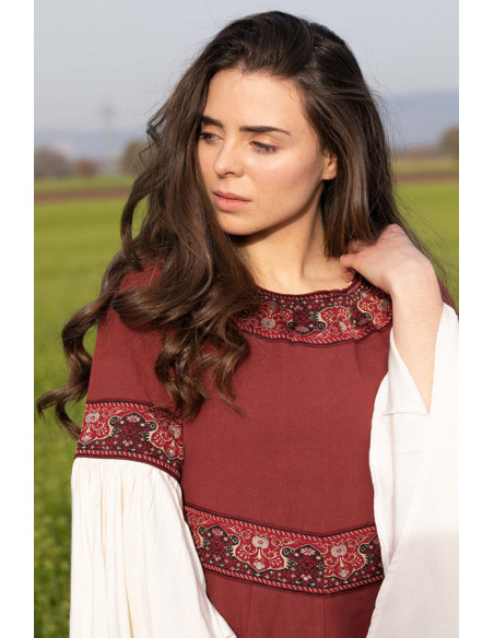 Yala nobre vestido medieval, com renda