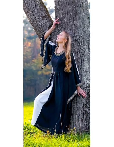 Vestido de nobreza, preto e branco