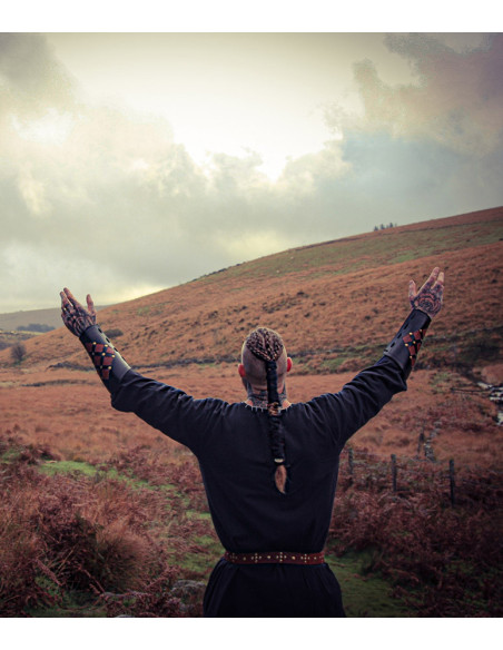 Túnica Viking com bordado Erwin, preta