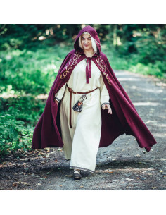 Capa medieval com bordado modelo Lyra, cor vermelha