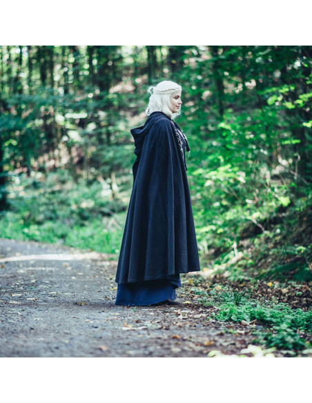 Capa medieval com bordado modelo...