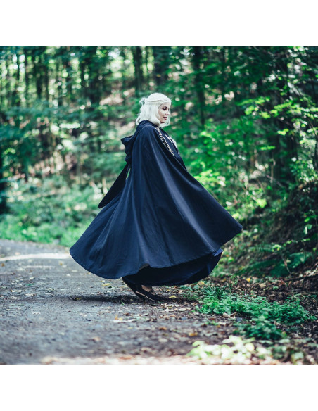 Capa medieval com bordado modelo...