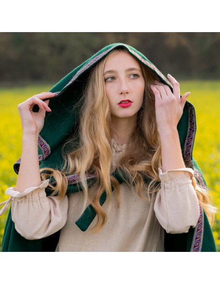 Capa de lã medieval com capuz