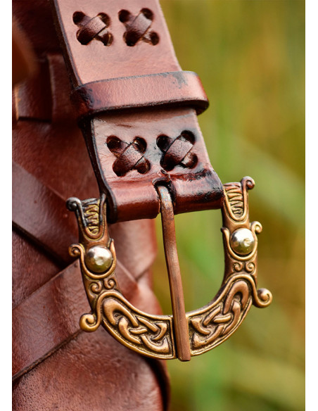 Bainha e cinto para pomo de espada...