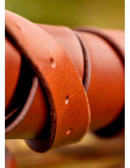 Bainha e cinto para pomo de espada...