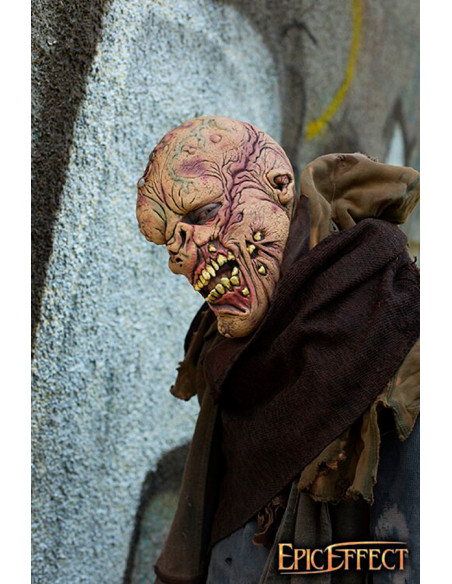 Máscara de monstro mutante em pele clara