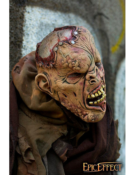 Máscara de monstro mutante em pele clara