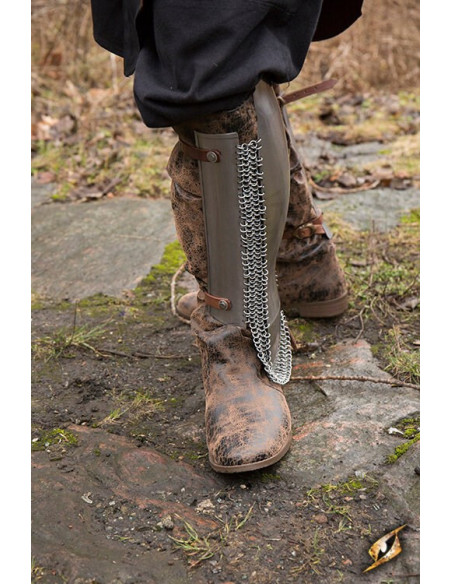 Grevas persas em aço polido