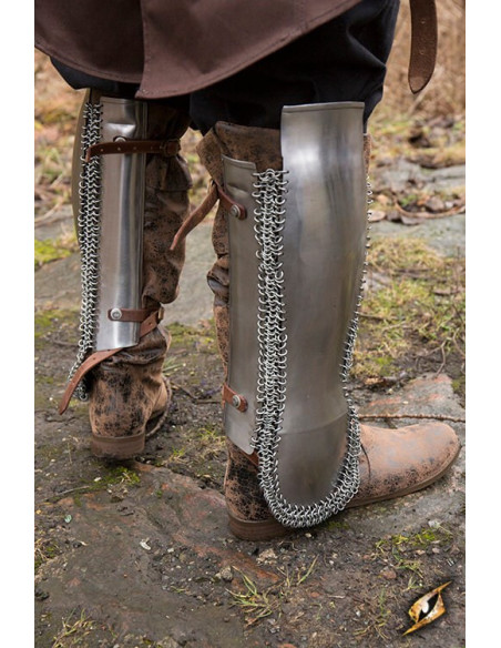 Grevas persas em aço polido