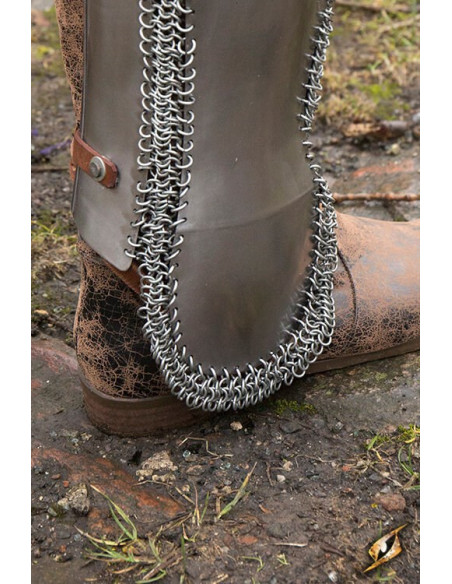 Grevas persas em aço polido