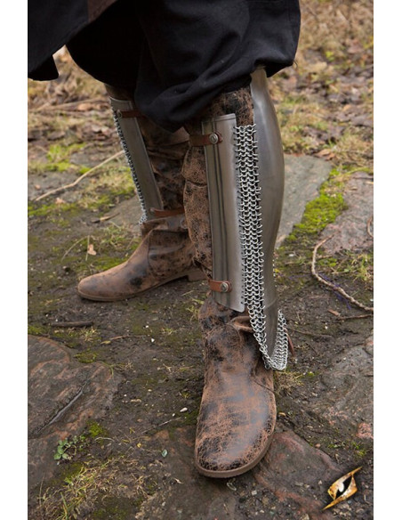 Grevas persas em aço polido