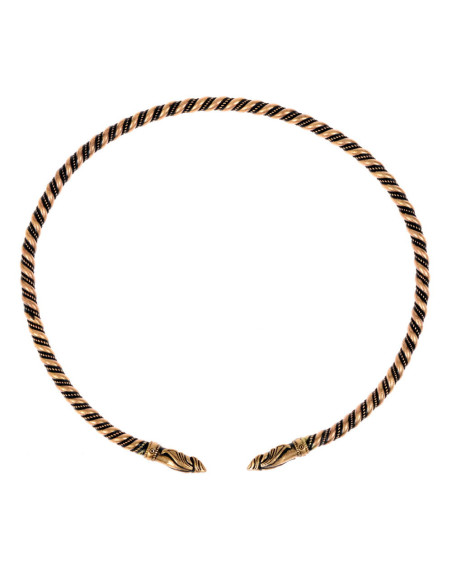 Viking torc com cabeças de corvos