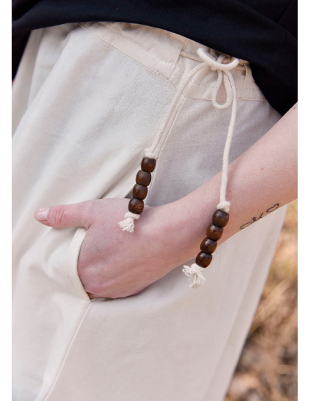 Saia longa medieval com largo flare,...