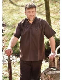 Camisa de verão medieval com mangas curtas, marrom