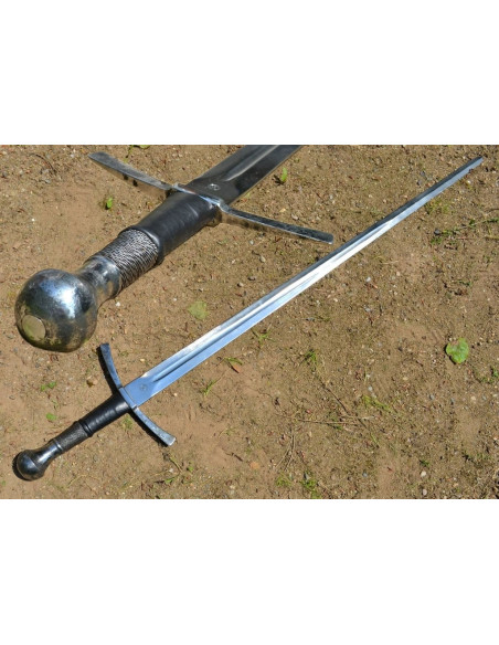 Espada medieval leve funcional de uma...