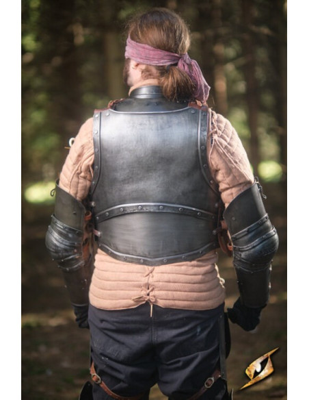 Peitoral de aço escuro da série...