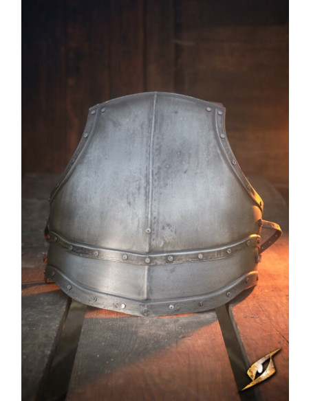 Peitoral de aço escuro da série...