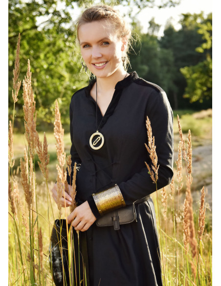 Cortesão Meira vestido medieval com...