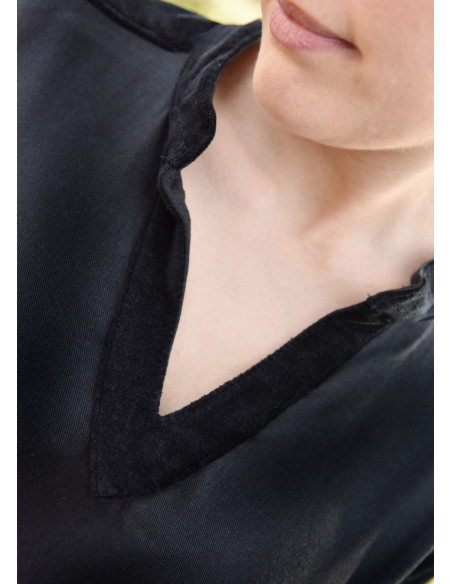 Cortesão Meira vestido medieval com...