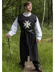 Tabardo medieval dos cavaleiros Hospitaleiros, negro e... 2