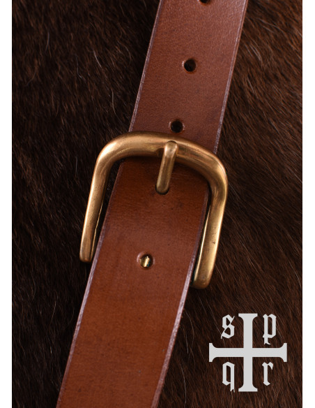 Bainha curta com cinto para espada...