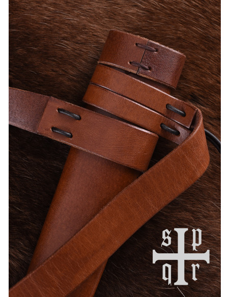 Bainha curta com cinto para espada...