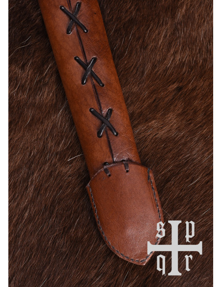 Bainha curta com cinto para espada...