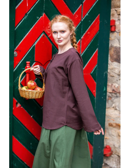 Blusa medieval modelo Tilda, cor marrom