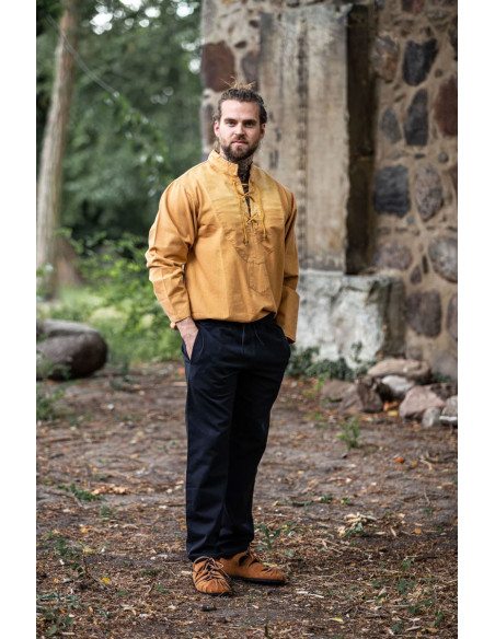 laços de camisa medievais