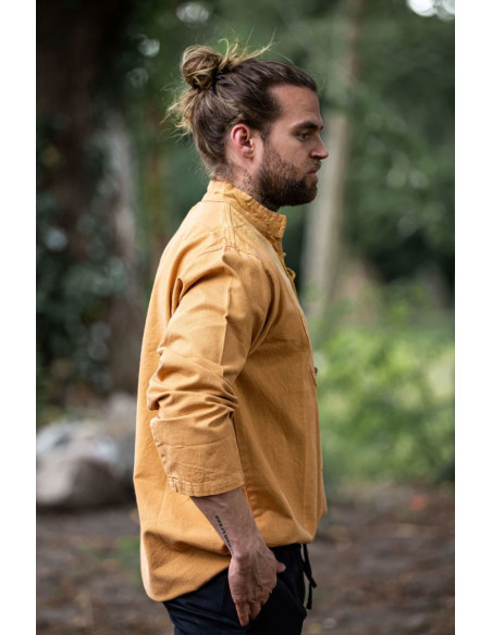 laços de camisa medievais