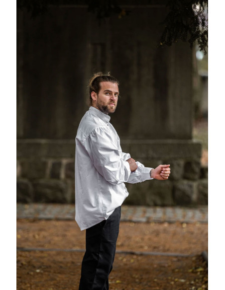 Camisa medieval com gravatas modelo...