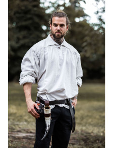 Camisa pirata gola alta modelo James, cor branca