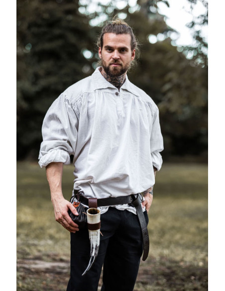 Camisa pirata gola alta modelo James,...