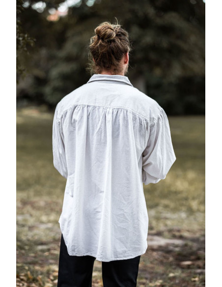 Camisa pirata gola alta modelo James,...