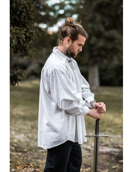 Camisa pirata gola alta modelo James,...