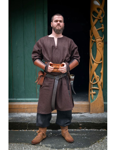 Túnica Olvisson Viking, lã marrom
