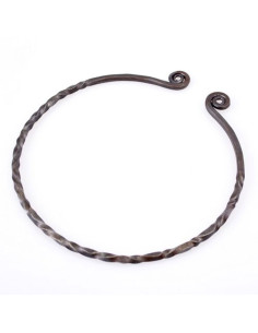 Celtic Neck Torque com acabamento em espiral