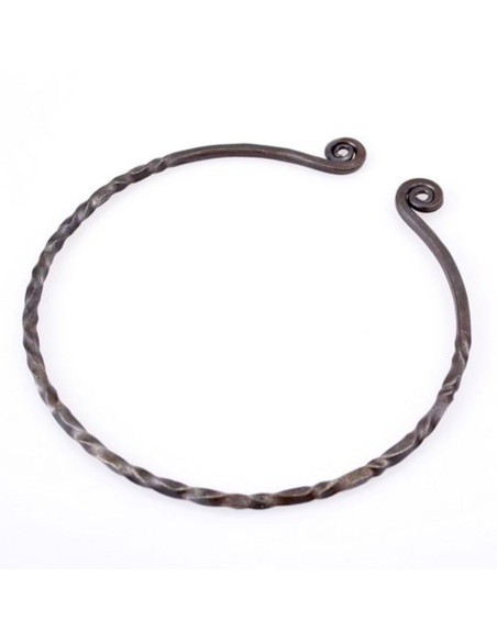 Celtic Neck Torque com acabamento em...