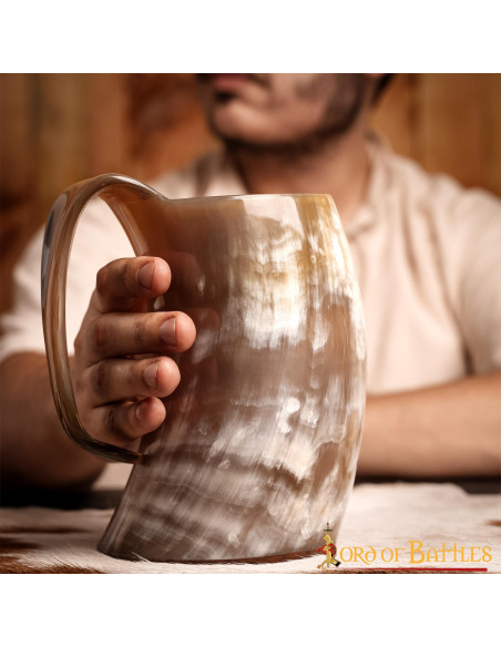 Jarra viking em chifre de boi