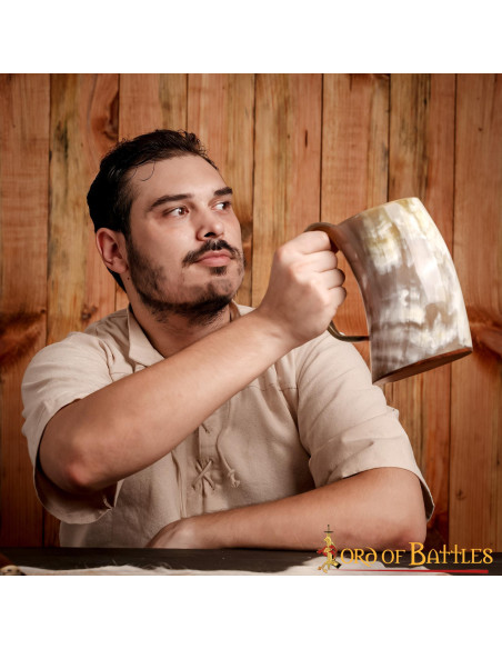 Jarra viking em chifre de boi