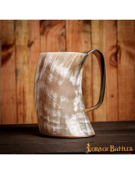 Jarra viking em chifre de boi