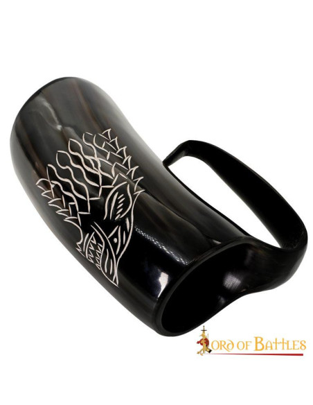 Caneca de cerveja de lobo medieval...