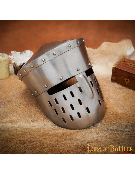 Capacete dos Cavaleiros Cruzados, S....