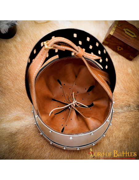 Capacete dos Cavaleiros Cruzados, S....