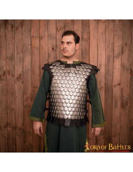 Armadura viking de couro e escamas LARP