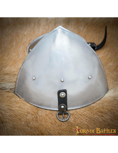 Ombreiras de soldado medieval...