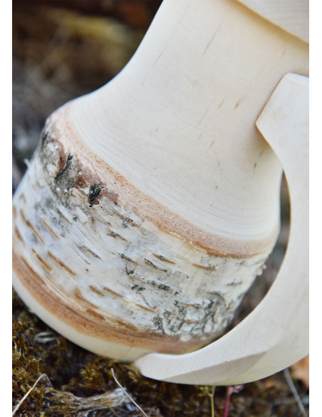 Caneca de cerveja medieval em madeira...