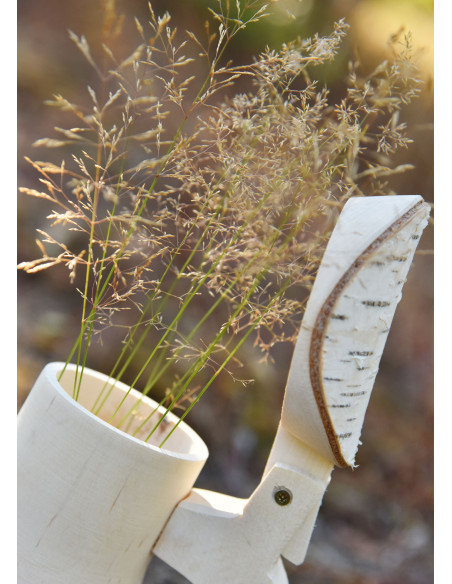 Caneca de cerveja medieval em madeira...