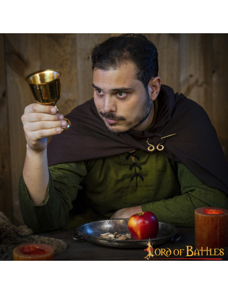 Cálice cerimonial medieval em latão...