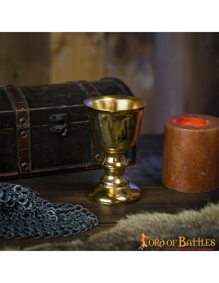 Cálice cerimonial medieval em latão...